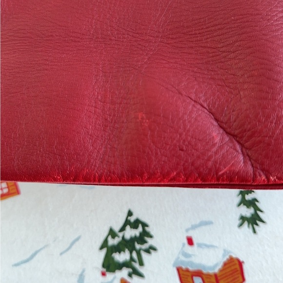 St. John’s Bay — Vintage Red Leather Hobo Bag - Picture 3 of 9